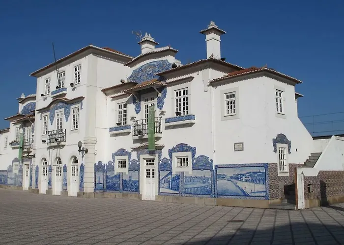 Deluxe - Train Station, Center * Авейру